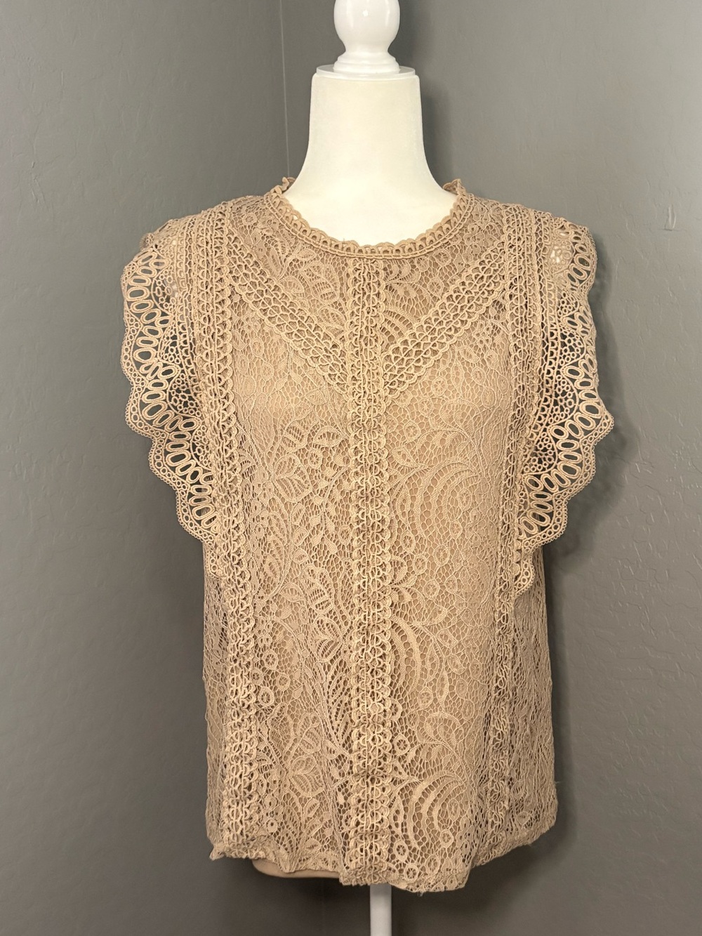 Cable & Gauge Crochet Lace Shell Top in Beige